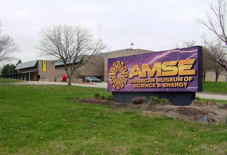 The sign and entrance of the American Museum of Science and Energy in Oak Ridge, Tennessee